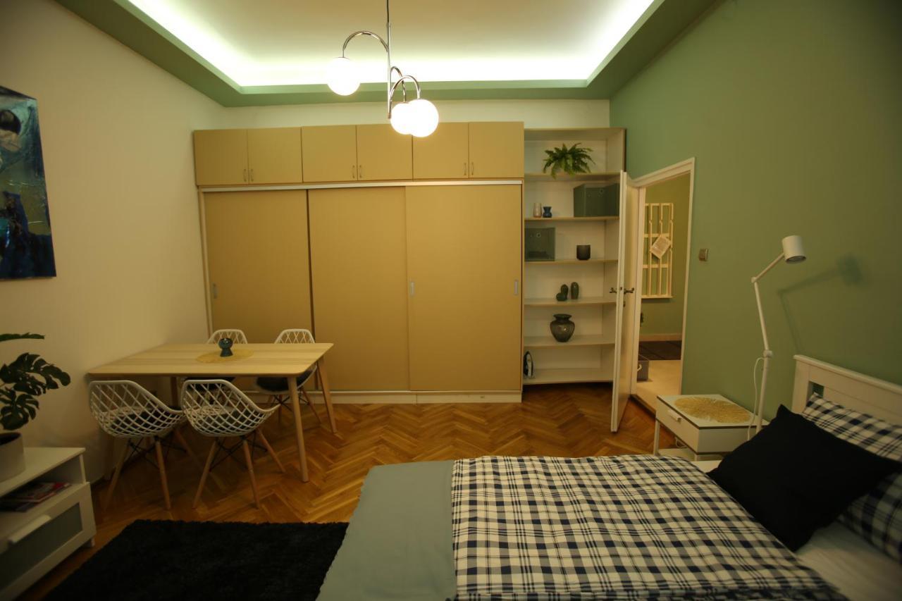 Castle Courtyard Hideaway Apartment Будапеща Екстериор снимка